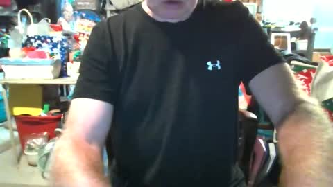 Snapshot of mikeb3200 chatting on December 2025 01:05:02 PM mikeb3200 online show from December 2025 01:05:02 PM