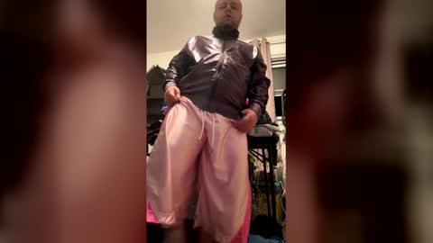 Snapshot of mikeballshorts chatting on June 2026 05:19:02 AM mikeballshorts online show from June 2026 05:19:02 AM