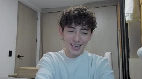 Snapshot of mikebelf4 chatting on September 2025 10:46:02 PM Mikebelf4 online show from September 2025 10:46:02 PM