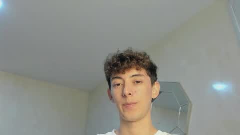 Snapshot of mikebelf4 chatting on November 2025 10:59:02 PM Mikebelf4 online show from November 2025 10:59:02 PM