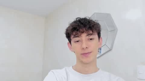 Snapshot of mikebelf4 chatting on December 2025 09:52:02 PM Mikebelf4 online show from December 2025 09:52:02 PM