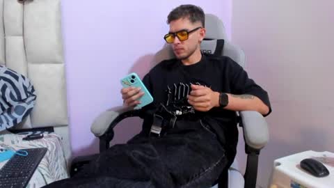 mikebradley15 online show from June 2026 09:23:02 AM