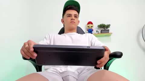 Snapshot of mikecooper_ chatting on October 2025 11:27:01 PM Mike Cooper online show from October 2025 11:27:01 PM