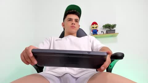 Snapshot of mikecooper_ chatting on November 2025 02:55:02 AM Mike Cooper online show from November 2025 02:55:02 AM