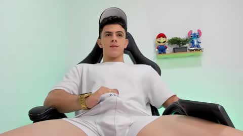 Snapshot of mikecooper_ chatting on February 2026 11:28:02 PM Mike Cooper online show from February 2026 11:28:02 PM