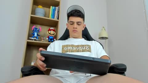 Snapshot of mikecooper_ chatting on March 2026 04:29:01 AM Mike Cooper online show from March 2026 04:29:01 AM