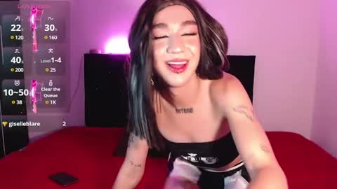 Snapshot of mikee_g chatting on February 2025 10:59:01 PM ZARA BLARE online show from February 2025 10:59:01 PM