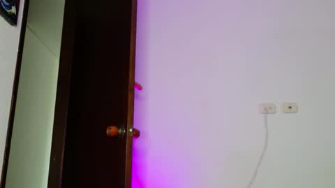 mikegaitan1 online show from October 2025 09:48:02 PM