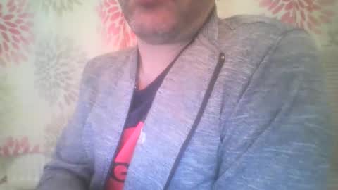 Snapshot of mikehockishuge9 chatting on December 2025 12:26:01 AM mikehockishuge9 online show from December 2025 12:26:01 AM