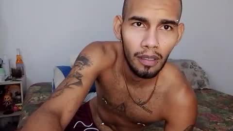 Snapshot of mikeking_leandroking chatting on December 2025 05:52:02 PM mikeking_leandroking online show from December 2025 05:52:02 PM