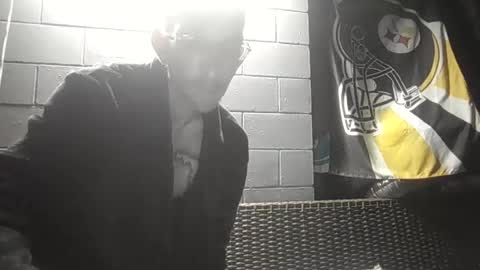 Snapshot of mikenquinn chatting on June 2026 03:42:02 AM mikenquinn online show from June 2026 03:42:02 AM