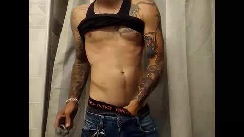 Snapshot of mikesbigcock4u chatting on May 2026 06:21:02 AM mikesbigcock4u online show from May 2026 06:21:02 AM