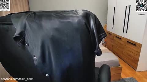 Snapshot of mikestrip chatting on November 2025 02:27:01 PM Mike online show from November 2025 02:27:01 PM