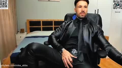 Mike    online show from June 2026 02:09:01 PM