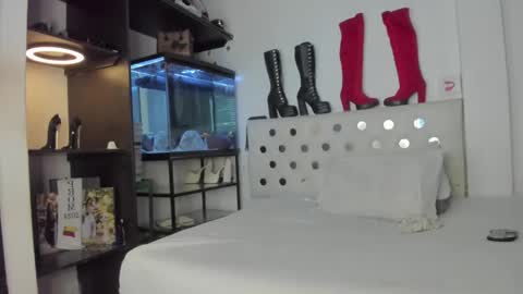 Mikeylla Cour online show from March 2026 03:09:02 AM