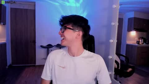 Snapshot of mikeyvioleta chatting on February 2026 09:58:02 AM VIOLETAMIKE online show from February 2026 09:58:02 AM