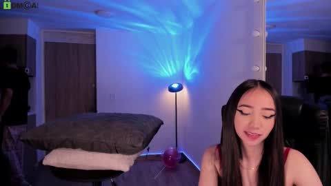 Snapshot of mikeyvioleta chatting on March 2026 09:00:01 AM VIOLETAMIKE online show from March 2026 09:00:01 AM