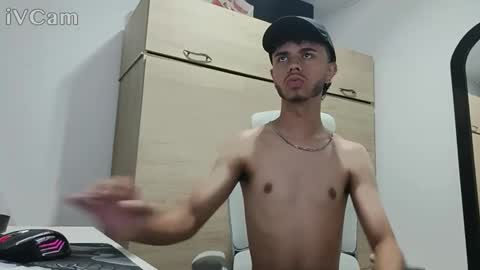 Mikhel online show from February 2026 06:44:02 PM