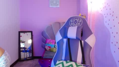 Mikka 3 online show from October 2025 01:31:01 PM