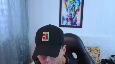 MIKKE online show from November 2025 12:27:02 PM