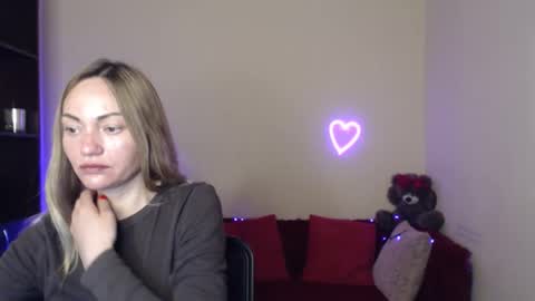 Snapshot of mikkey_mouse8 chatting on May 2026 05:49:01 AM Adalina online show from May 2026 05:49:01 AM