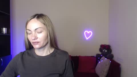 Snapshot of mikkey_mouse8 chatting on May 2026 11:28:01 AM Adalina online show from May 2026 11:28:01 AM