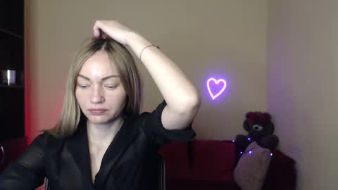 Snapshot of mikkey_mouse8 chatting on May 2026 11:28:01 AM Adalina online show from May 2026 11:28:01 AM