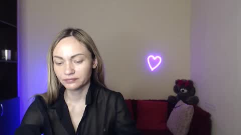 Snapshot of mikkey_mouse8 chatting on May 2026 11:25:01 AM Adalina online show from May 2026 11:25:01 AM
