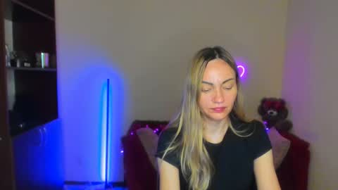 Snapshot of mikkey_mouse8 chatting on June 2026 05:39:01 AM Adalina online show from June 2026 05:39:01 AM