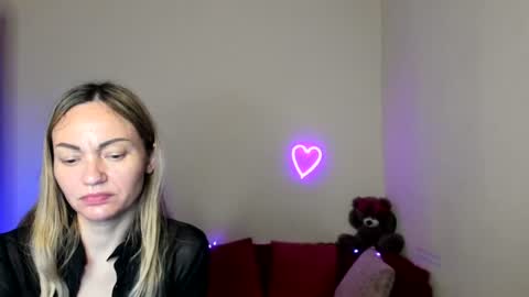 Snapshot of mikkey_mouse8 chatting on June 2026 07:18:01 AM Adalina online show from June 2026 07:18:01 AM