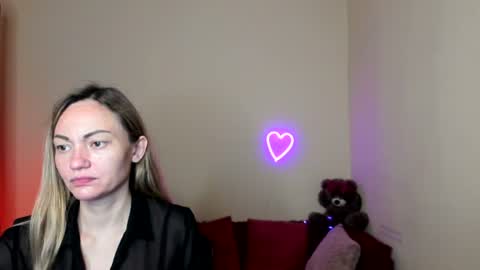 Snapshot of mikkey_mouse8 chatting on June 2026 05:21:01 AM Adalina online show from June 2026 05:21:01 AM