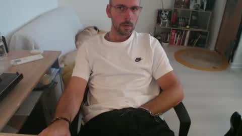 Snapshot of mikmik91 chatting on September 2025 10:30:02 AM mikmik91 online show from September 2025 10:30:02 AM