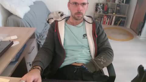 Snapshot of mikmik91 chatting on October 2025 09:07:01 AM mikmik91 online show from October 2025 09:07:01 AM