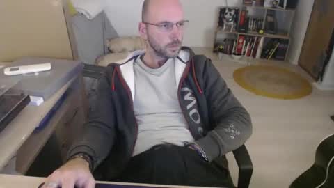 mikmik91 online show from November 2025 04:11:02 PM