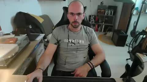 mikmik91 online show from March 2026 03:06:02 PM