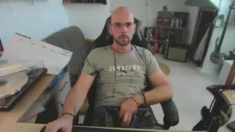 Snapshot of mikmik91 chatting on May 2026 02:47:02 PM mikmik91 online show from May 2026 02:47:02 PM