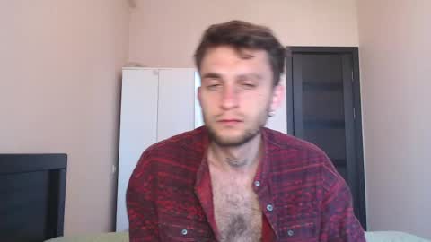 Snapshot of mikw63 chatting on April 2026 06:09:02 AM Sin online show from April 2026 06:09:02 AM