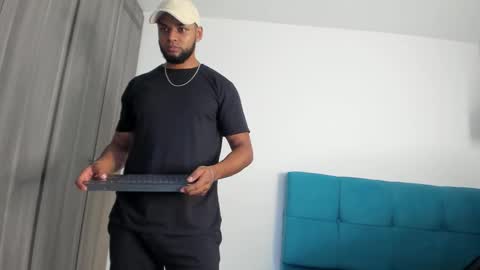 Snapshot of miky_xxx chatting on October 2025 02:31:01 AM Miky online show from October 2025 02:31:01 AM