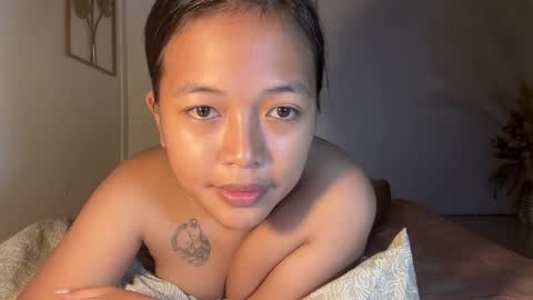 Snapshot of mikyla_shua chatting on October 2025 09:48:01 PM MommyMikyla online show from October 2025 09:48:01 PM