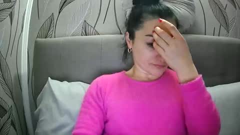 Snapshot of mikyloveu chatting on October 2025 05:03:01 PM Mikyloveu online show from October 2025 05:03:01 PM