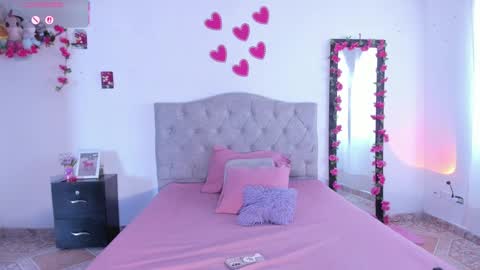 Snapshot of mila_1wood chatting on September 2025 01:01:01 PM mila_1wood online show from September 2025 01:01:01 PM