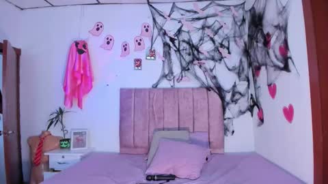 mila_1wood online show from October 2025 02:17:02 PM