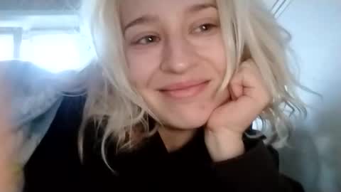 Snapshot of mila_420 chatting on September 2025 01:05:01 PM Mila 420 online show from September 2025 01:05:01 PM