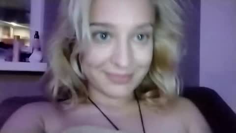 Snapshot of mila_420 chatting on October 2025 05:45:01 PM Mila 420 online show from October 2025 05:45:01 PM