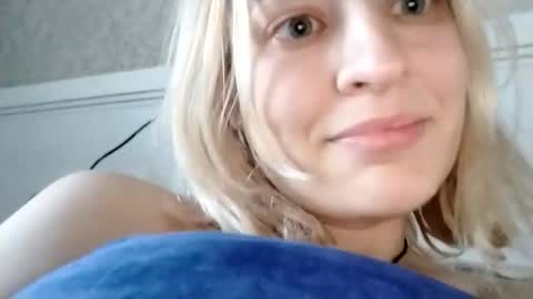 Snapshot of mila_420 chatting on October 2025 12:39:02 PM Mila 420 online show from October 2025 12:39:02 PM