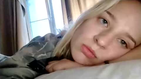 Snapshot of mila_420 chatting on October 2025 12:20:01 PM Mila 420 online show from October 2025 12:20:01 PM