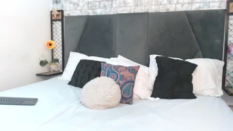 mila_adamss online show from November 2025 10:48:01 AM