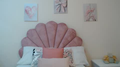Snapshot of mila_adamss chatting on May 2026 11:18:02 AM mila_adamss online show from May 2026 11:18:02 AM