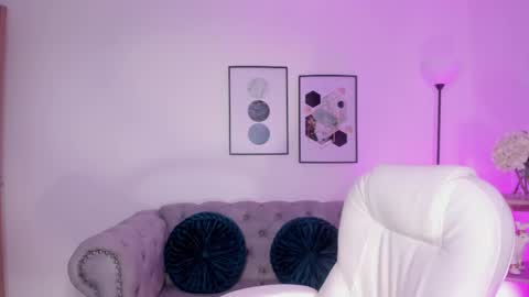 mila_blaze online show from November 2025 02:47:01 AM