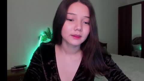 mila_dance_ online show from February 2026 12:30:02 PM